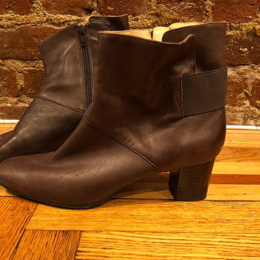 Nine West brown leather booties
